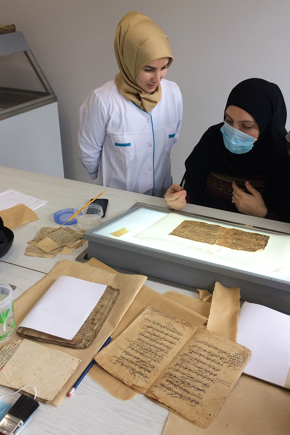 Открытие уникальной лаборатории по реставрации рукописей