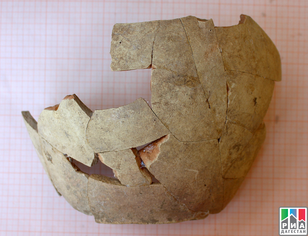 В Дербенте обнаружено шесть каменных надмогильных «саркофагов» XI-XIII веков 